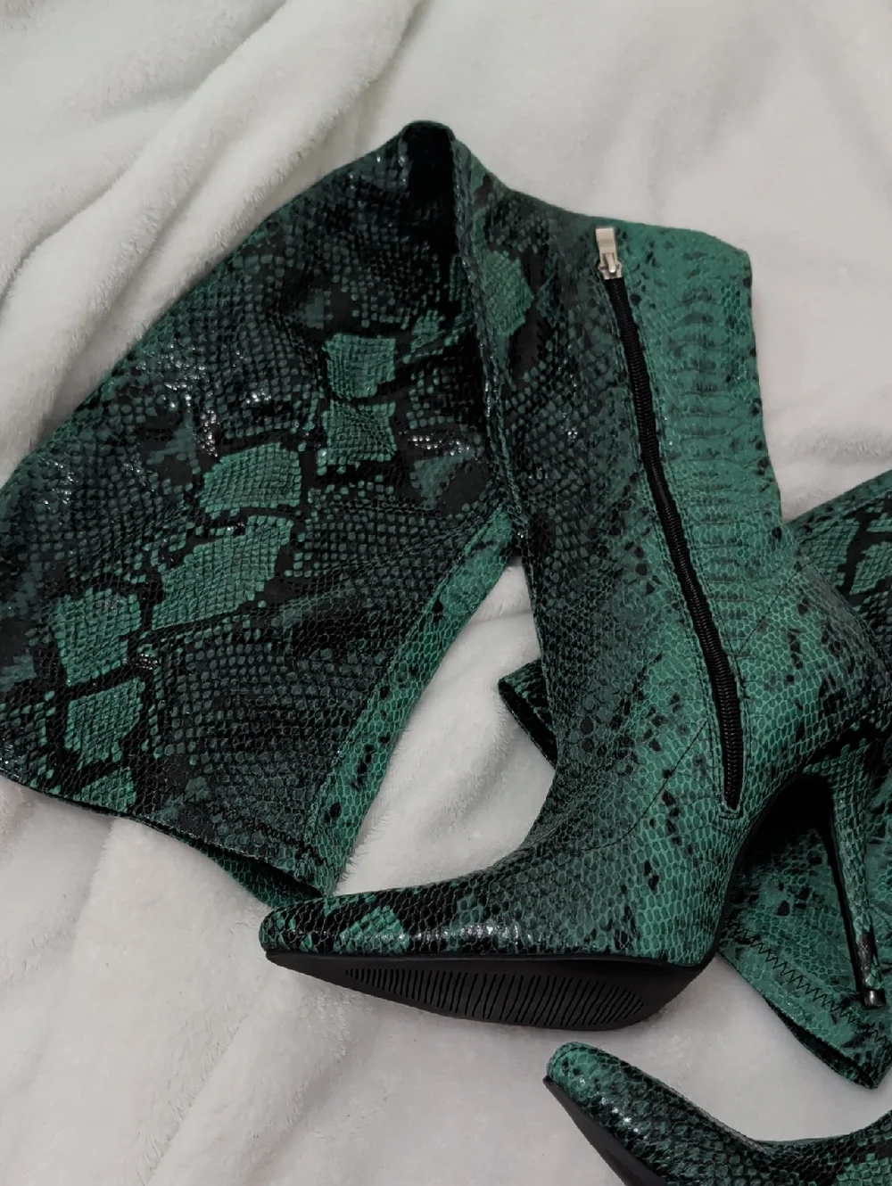 Green Snake-Print Thigh High Heeled Boots - Picture 5 of 12